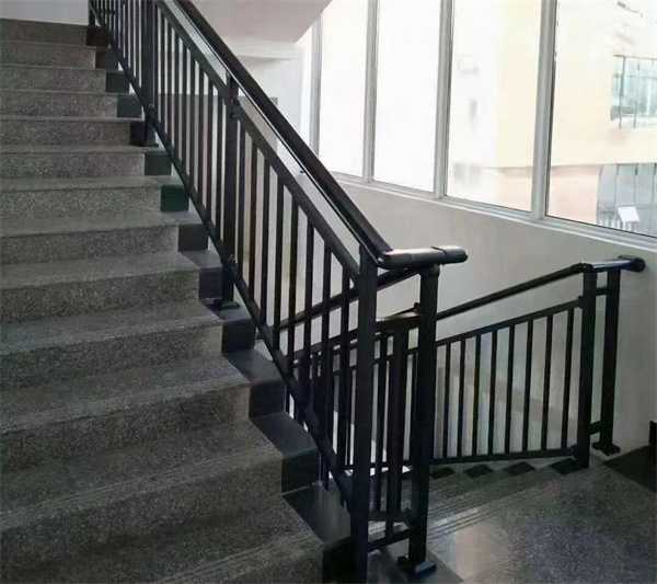樓梯護(hù)欄