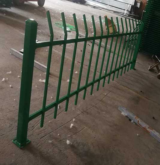 折彎草坪護(hù)欄
